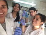 laboratorio equipo de estudiantes