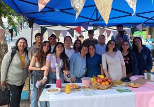 Estudiantes Nutrición Feria de Salud