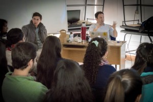 Presentación del prototipo IMANOPLA a estudiantes de Fisioterapia.