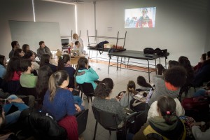 Presentación del prototipo IMANOPLA a estudiantes de Fisioterapia.